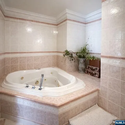 $658,888 | 200 Old Palisade Road, Unit 18D, Fort Lee, NJ 07024