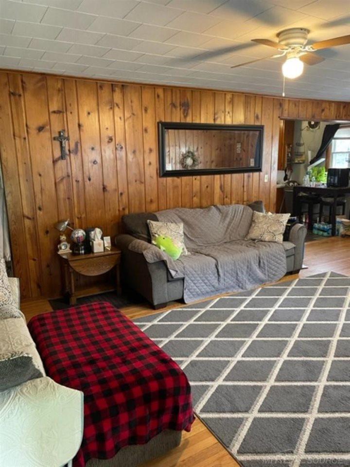 6052 Swartout Road Algonac, MI 48001 - Photo 8 of 19 50077036-7.JPG