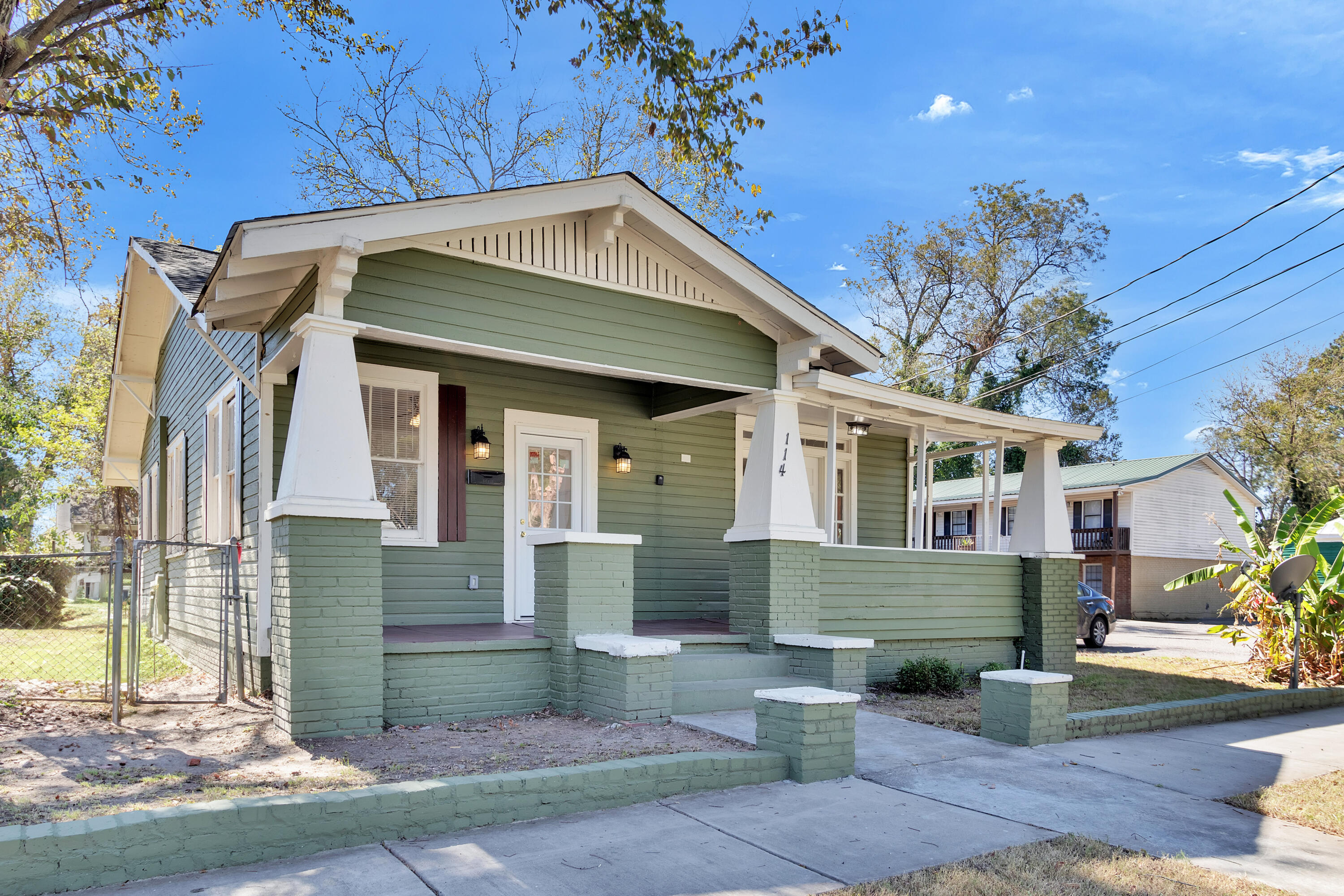 Ellis St, 114, Exterior-2