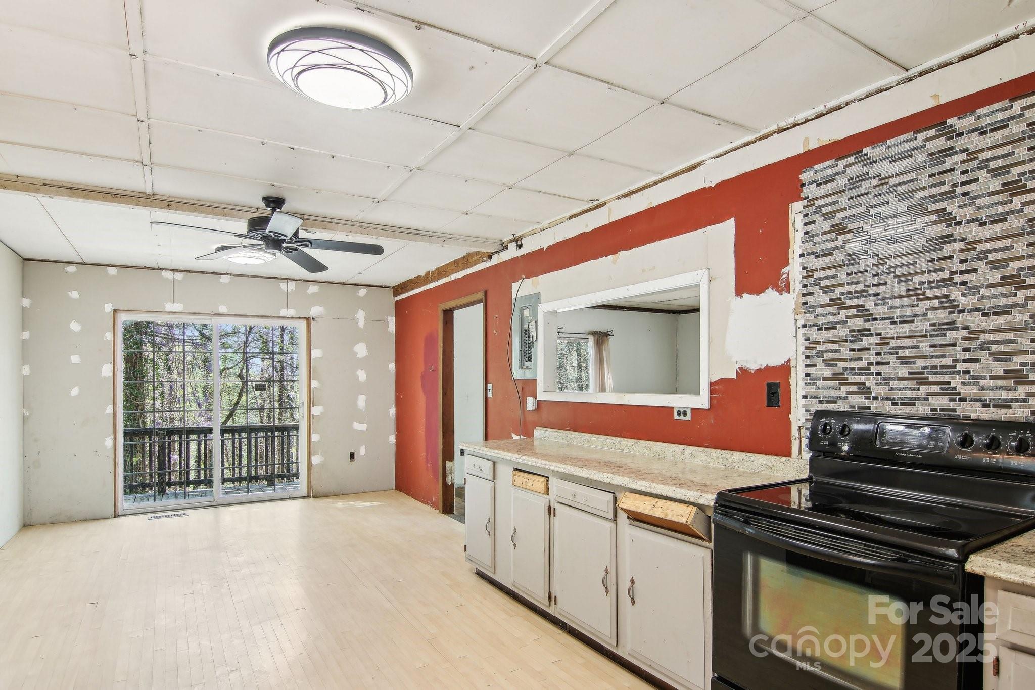 3233 Hebron Road Hendersonville, NC 28739 - Photo 13 of 47 Gallery Image 13