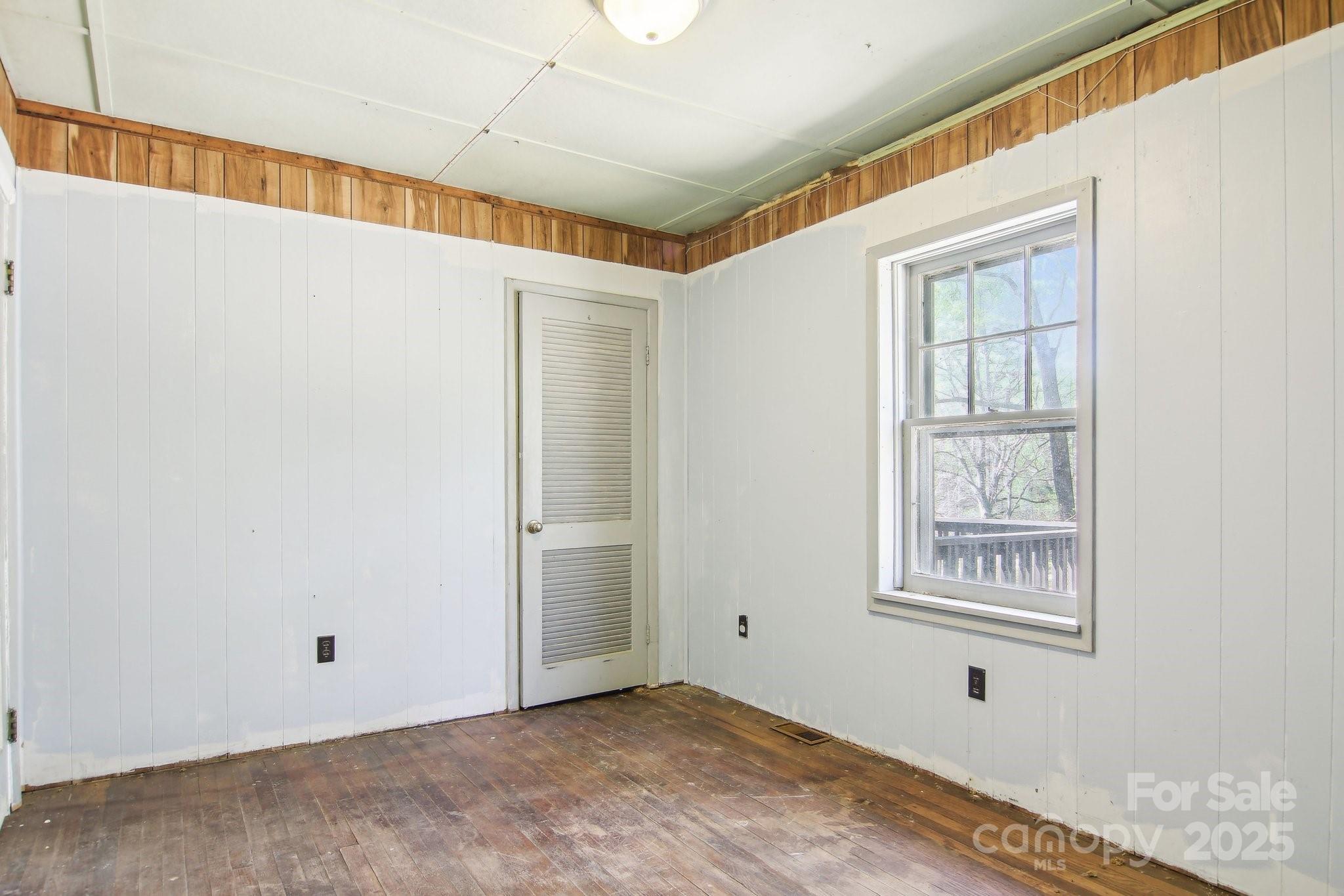 3233 Hebron Road Hendersonville, NC 28739 - Photo 27 of 47 Gallery Image 27