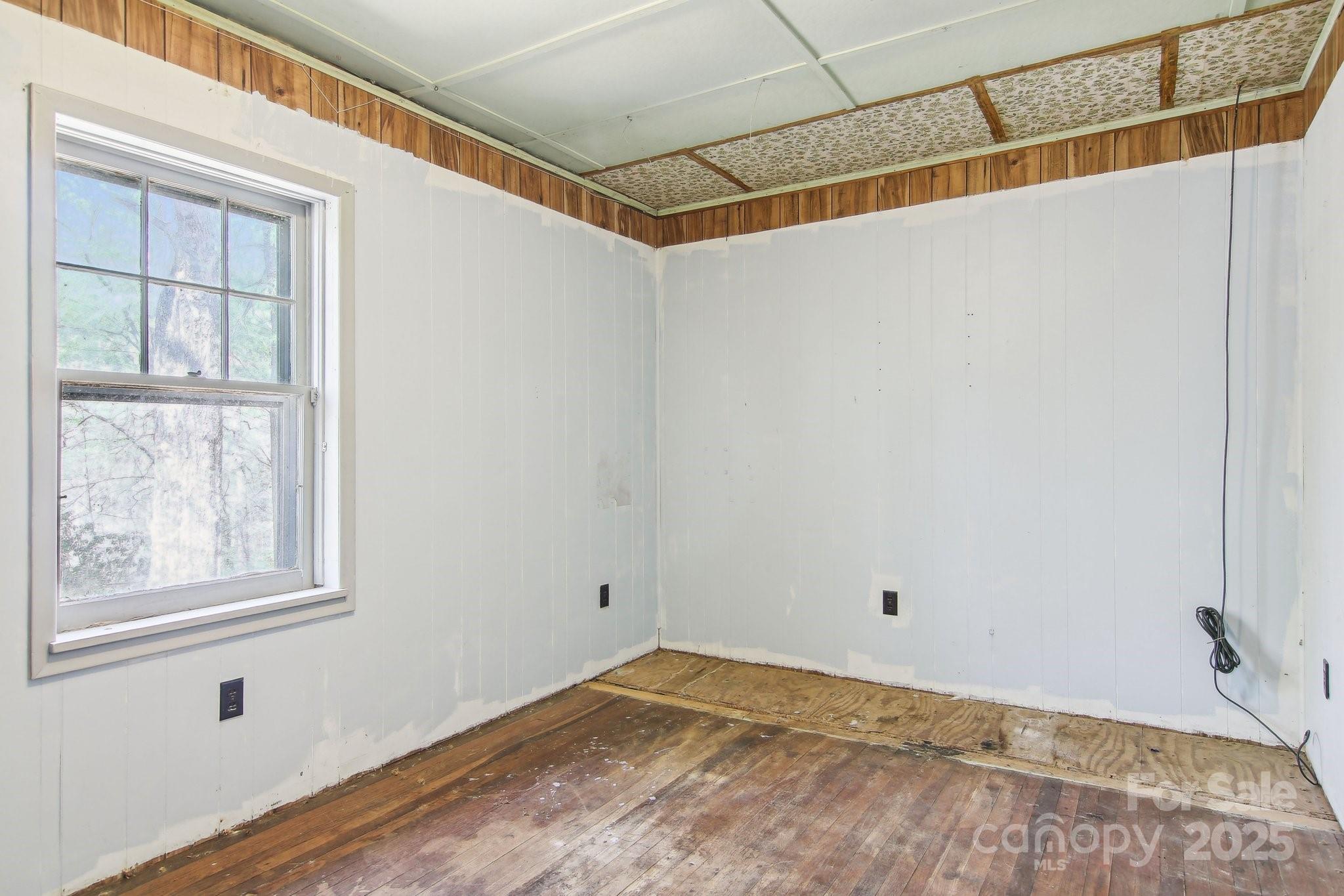 3233 Hebron Road Hendersonville, NC 28739 - Photo 28 of 47 Gallery Image 28