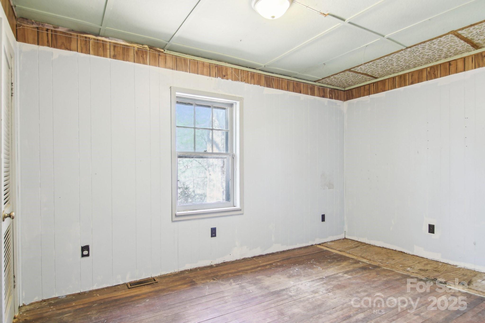 3233 Hebron Road Hendersonville, NC 28739 - Photo 29 of 47 Gallery Image 29