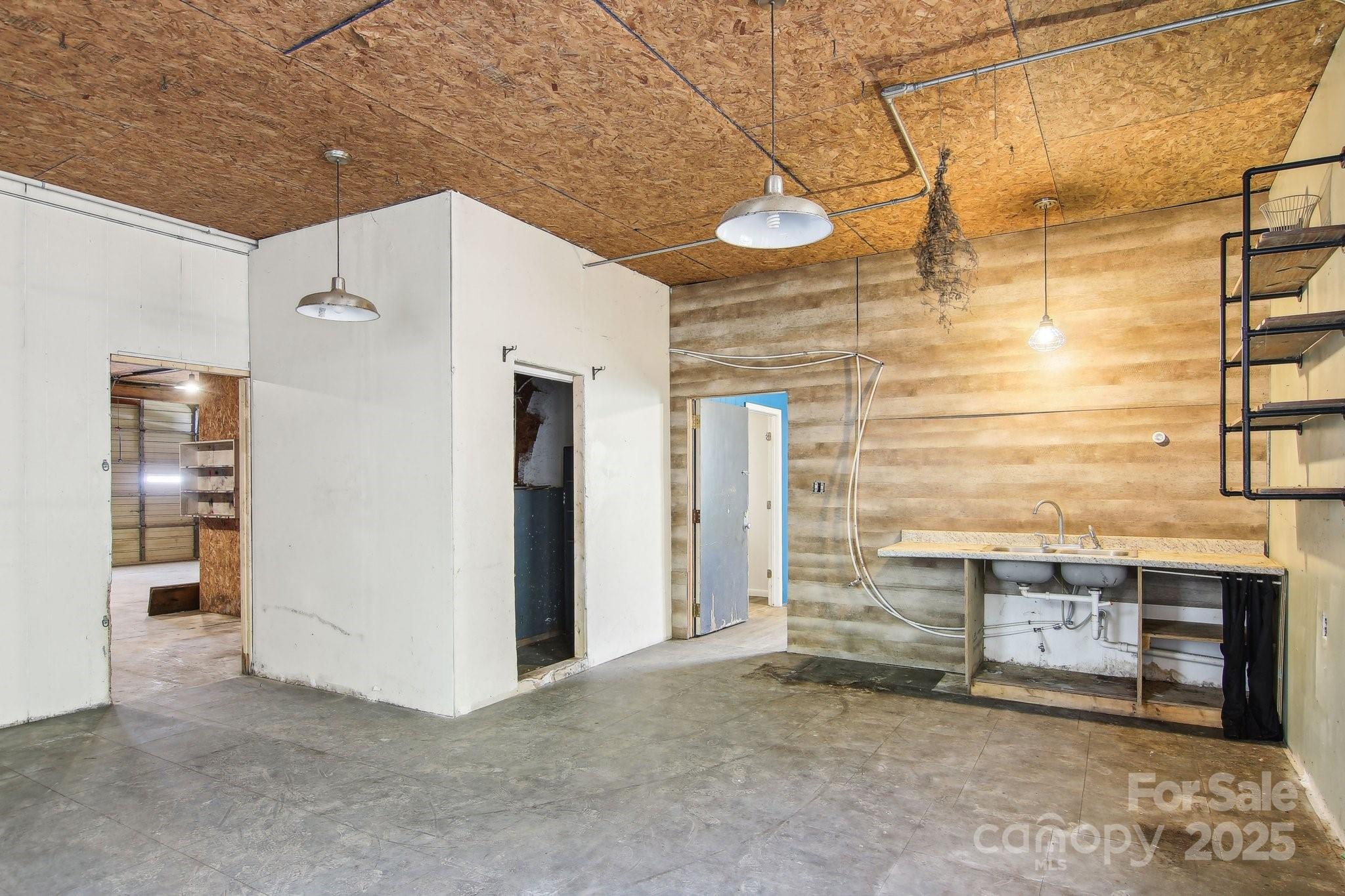 3233 Hebron Road Hendersonville, NC 28739 - Photo 34 of 47 Gallery Image 34