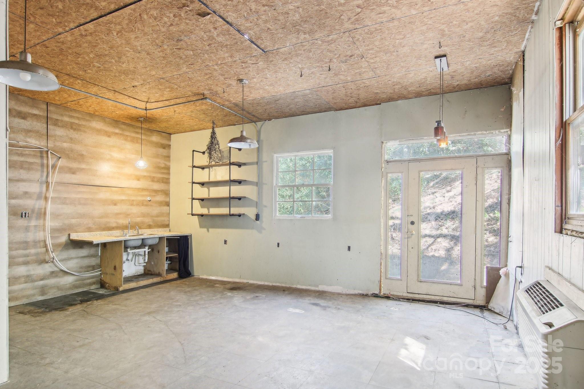 3233 Hebron Road Hendersonville, NC 28739 - Photo 35 of 47 Gallery Image 35