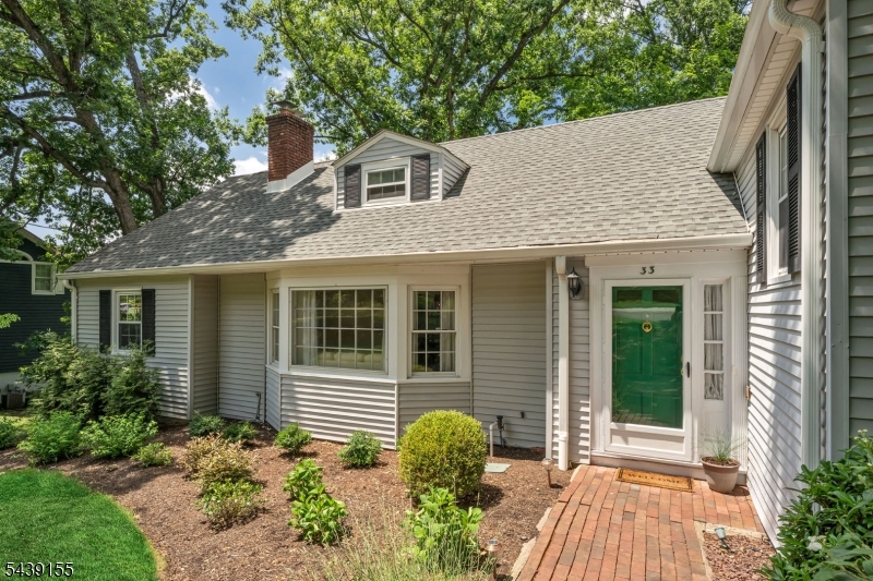 33 Runnymede Road Chatham, NJ 07928 - Photo 2 of 36