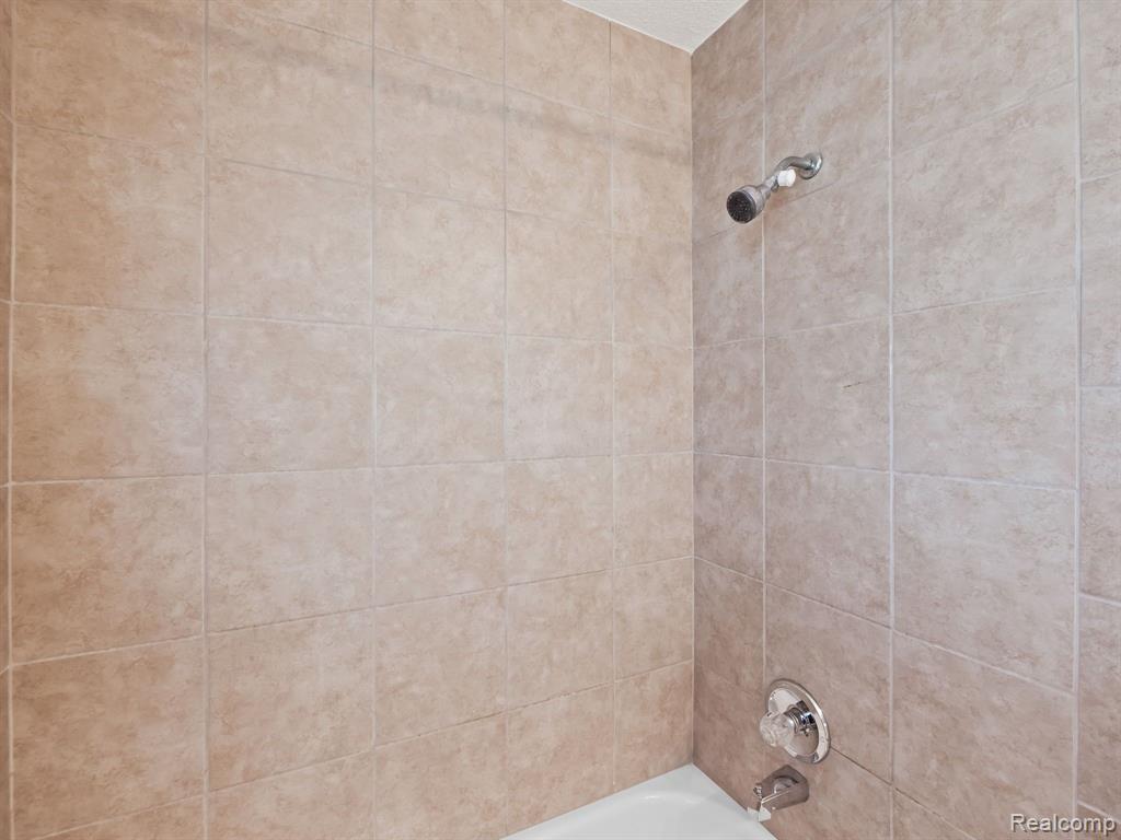 46733 Shelby Road Utica, MI 48317 - Photo 22 of 25