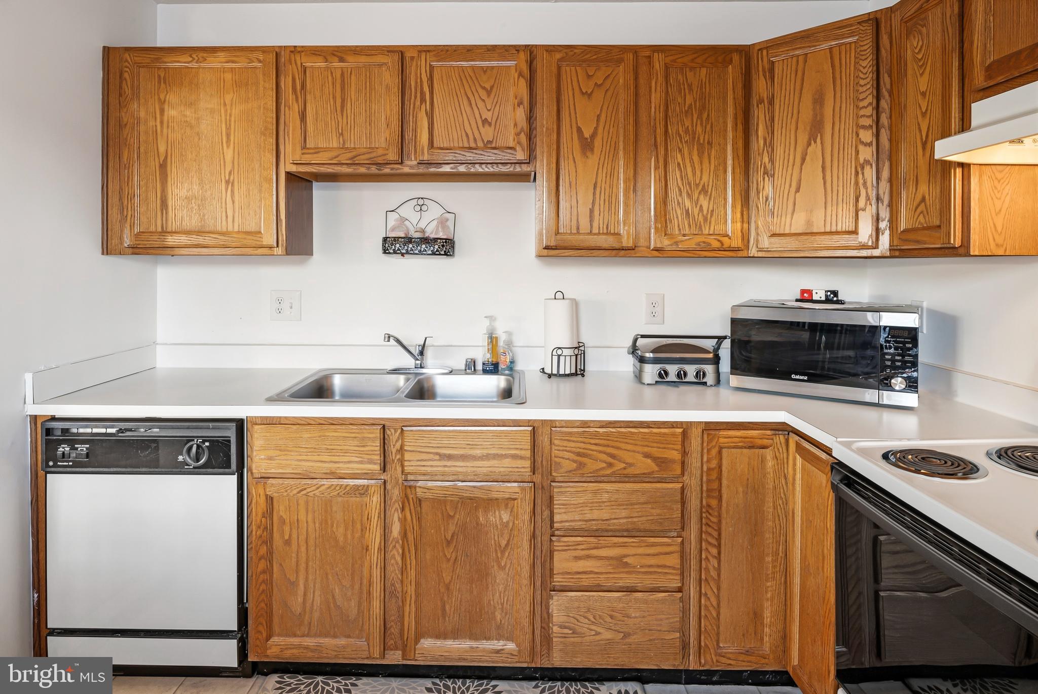 2442 Blue Spring Court, Unit 204 Odenton, MD 21113 - Photo 11 of 43 Eat In Kitchen (alt view)