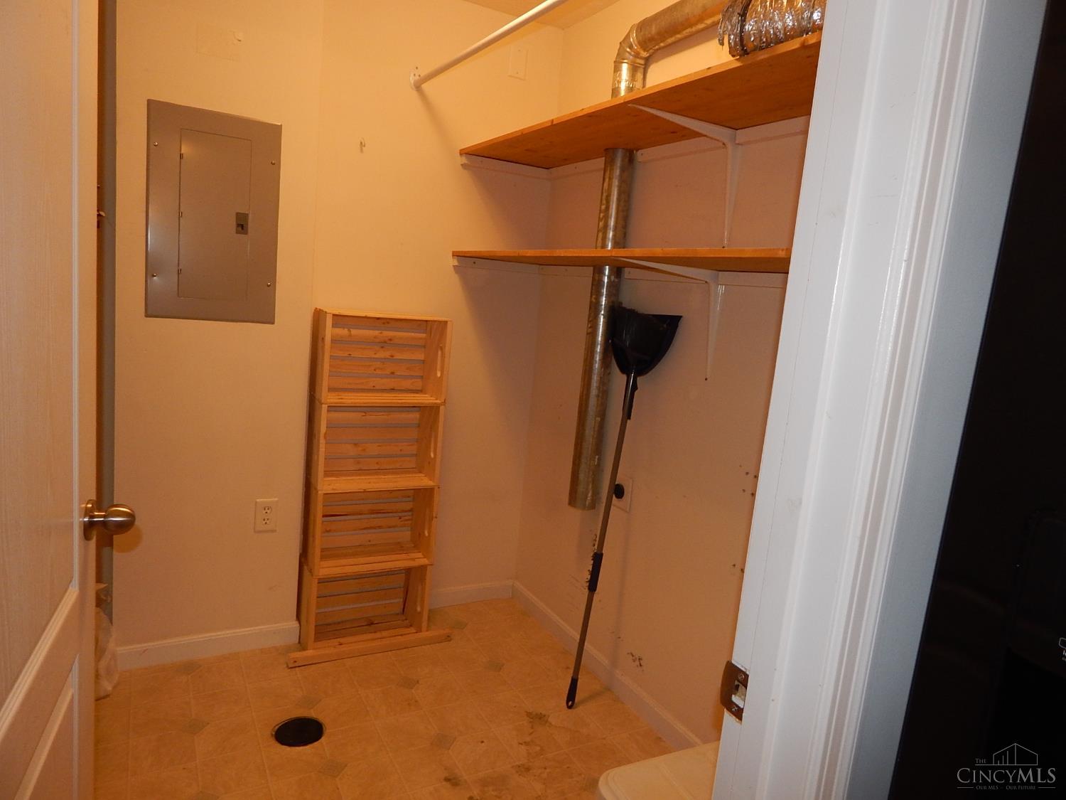 3414 North Bend Road, Unit 2 Cincinnati, OH 45247 - Photo 10 of 12 Gallery Image 10