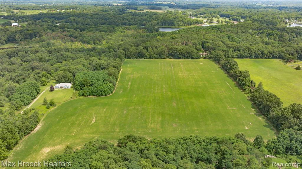6694 North Fleming Road Howell, MI 48855 - Photo 2 of 45