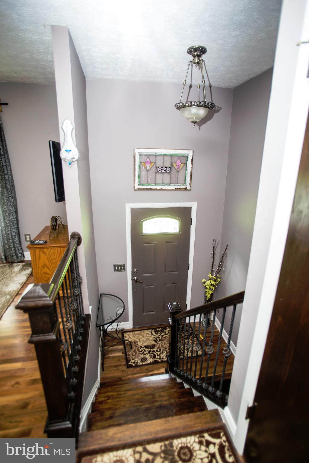 1761 Dr Jack Road Conowingo, MD 21918 - Photo 4 of 34 Entrance Foyer