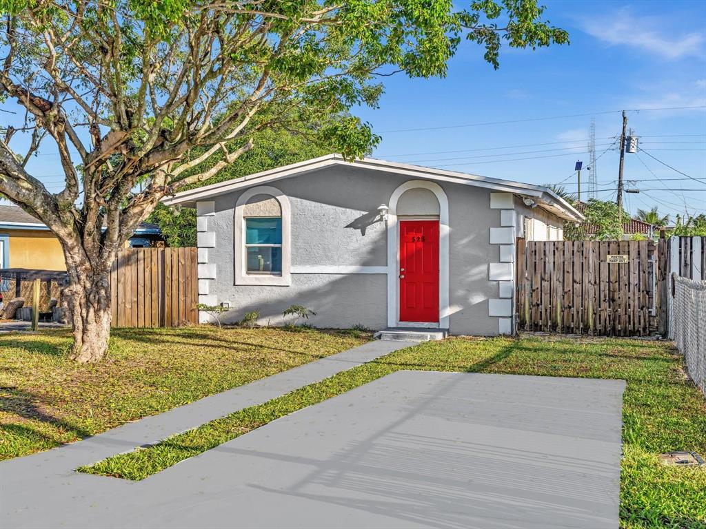 525 Northwest 10th Avenue Boynton Beach, FL 33435 - Photo 1 of 39