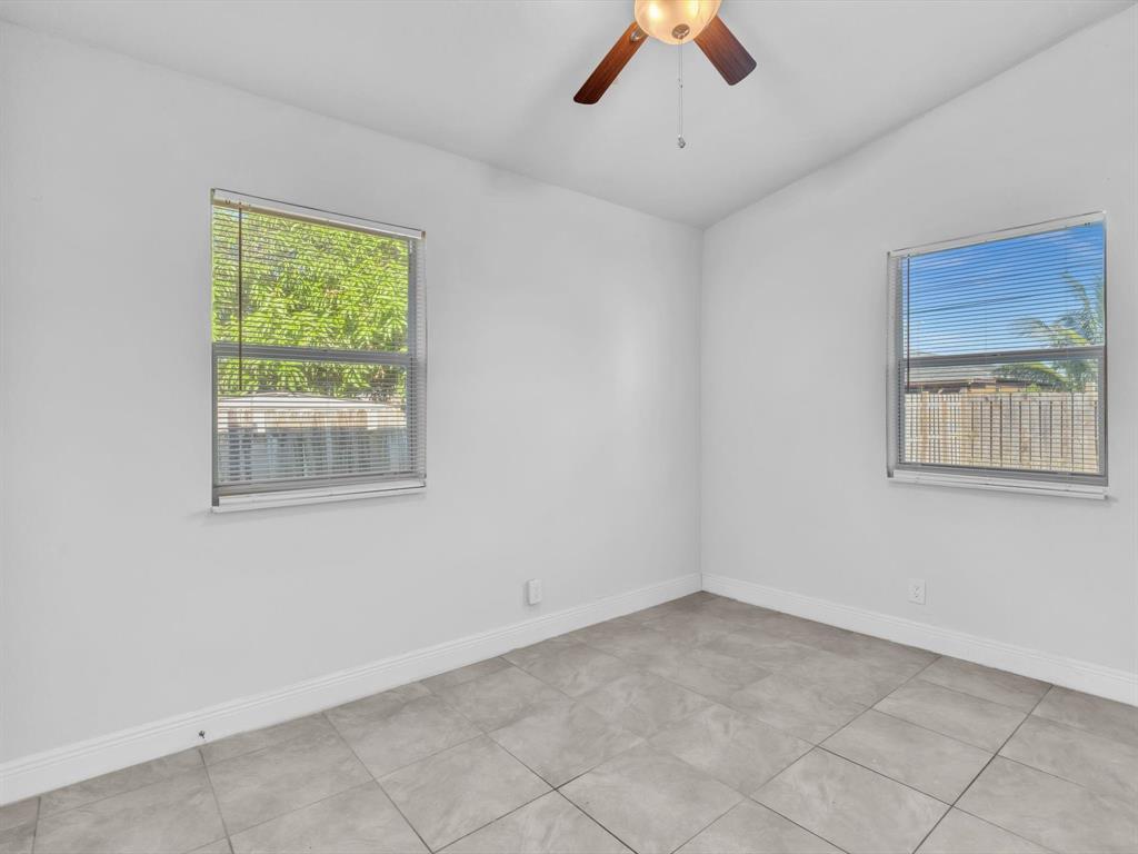 525 Northwest 10th Avenue Boynton Beach, FL 33435 - Photo 16 of 39