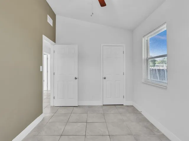 $2,300 | 525 Northwest 10th Avenue, Boynton Beach, FL 33435