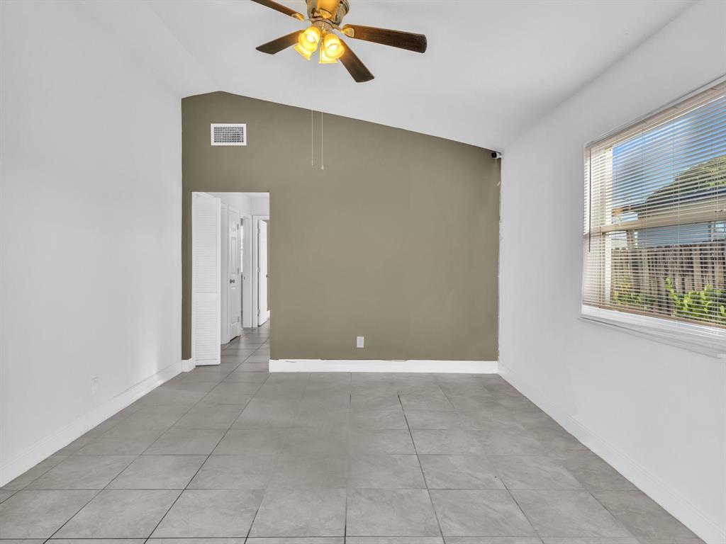 525 Northwest 10th Avenue Boynton Beach, FL 33435 - Photo 2 of 39