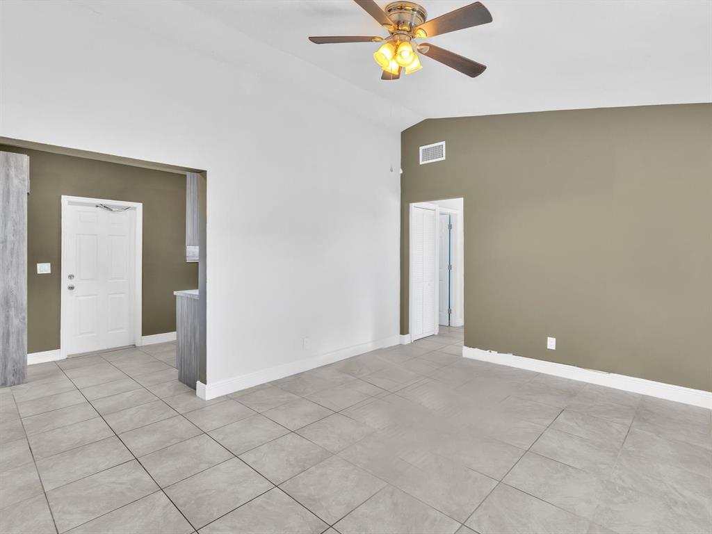 525 Northwest 10th Avenue Boynton Beach, FL 33435 - Photo 3 of 39