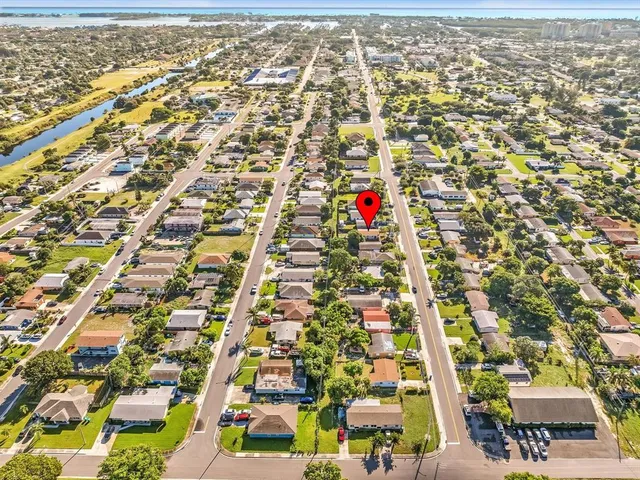 $2,300 | 525 Northwest 10th Avenue, Boynton Beach, FL 33435