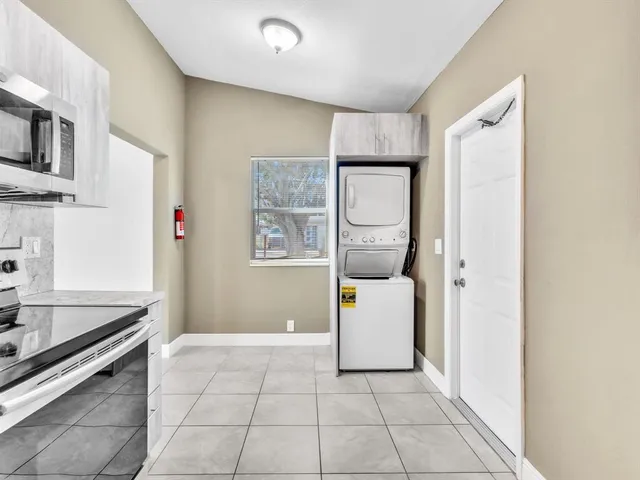 $2,300 | 525 Northwest 10th Avenue, Boynton Beach, FL 33435