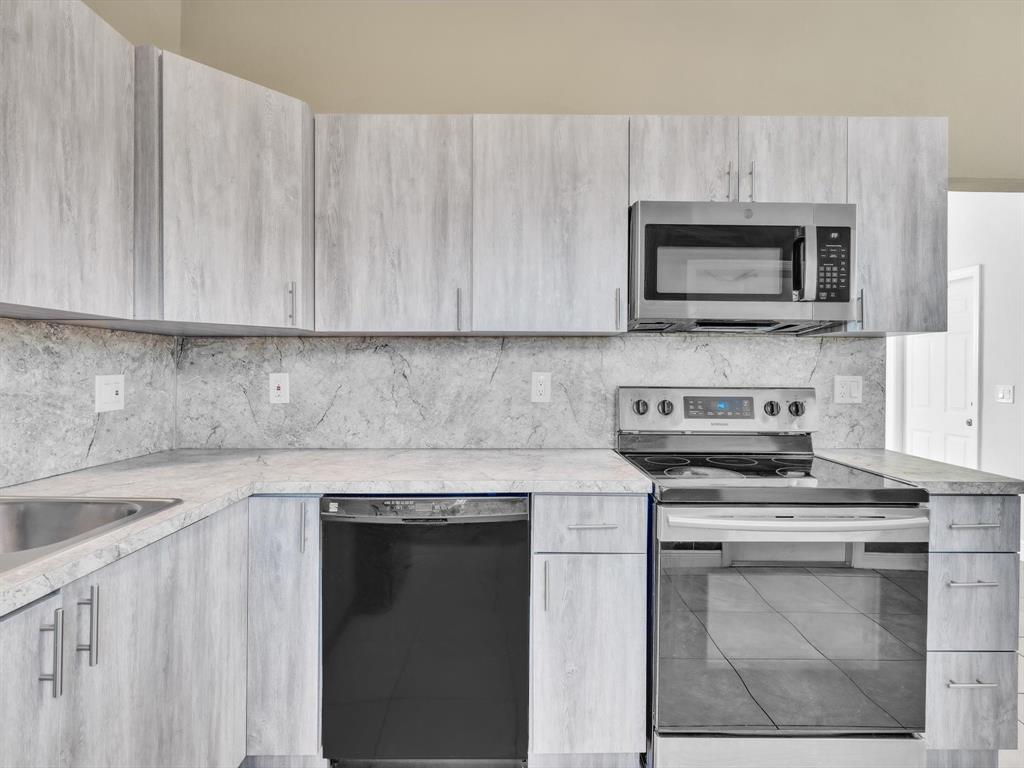 525 Northwest 10th Avenue Boynton Beach, FL 33435 - Photo 9 of 39