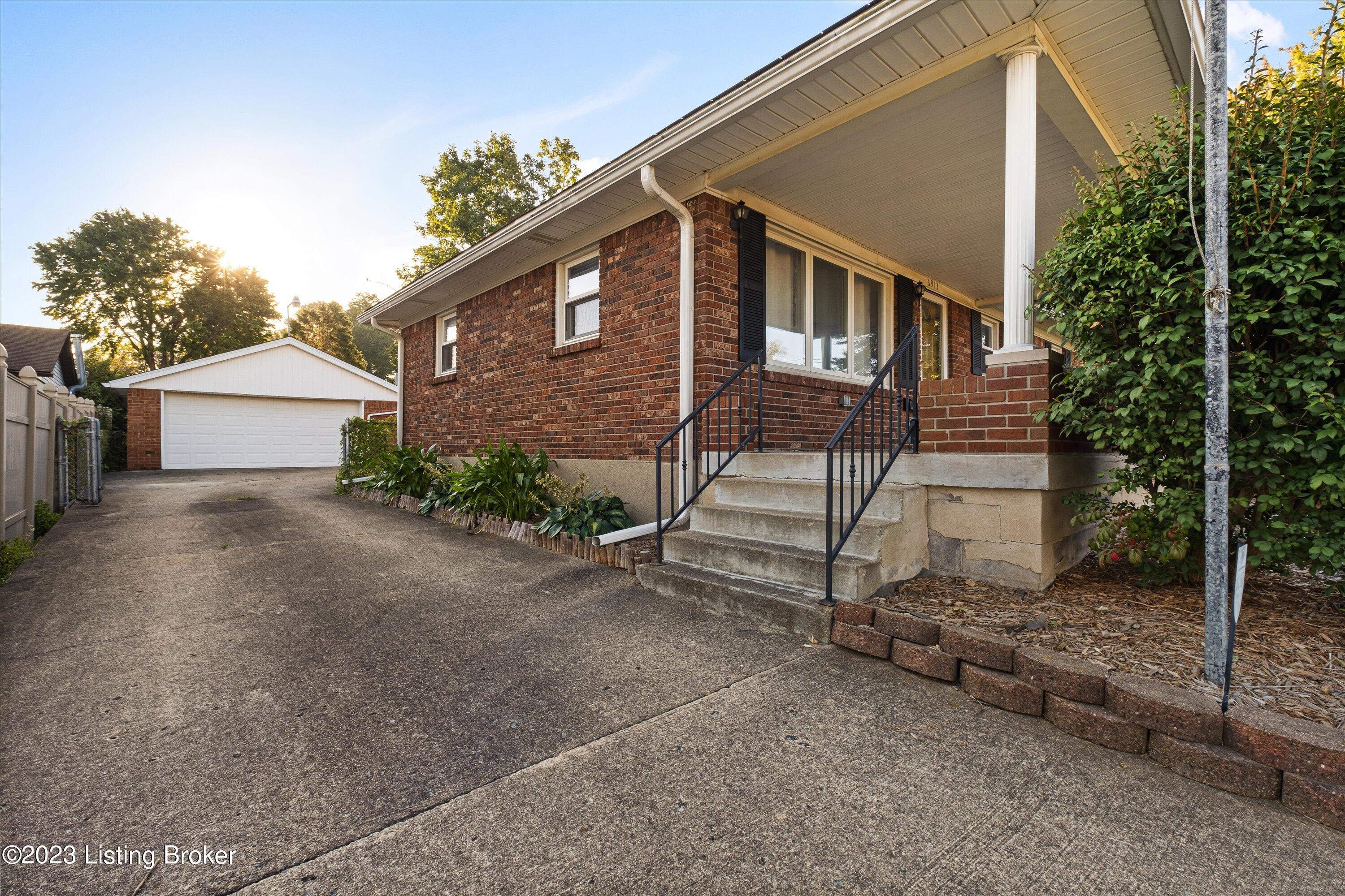6913 Ledgerock Road Louisville, KY 40219 - Photo 31 of 40 31-6913Ledgerock-LouisvilleRealEstateMed