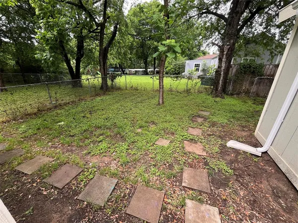 $1,750 | 1201 Rose Garden Avenue, Dallas, TX 75217