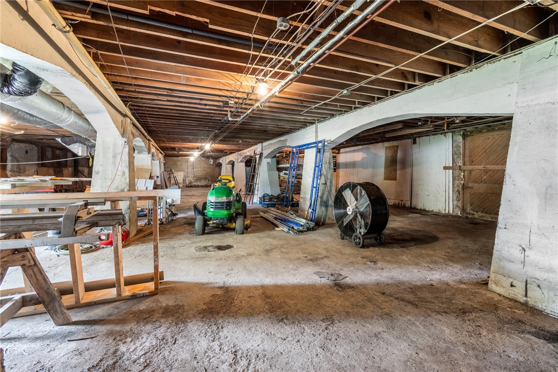 4075 Ridge Road Williamson, NY 14589 - Photo 22 of 37 The basement- incredibly strong structure!
