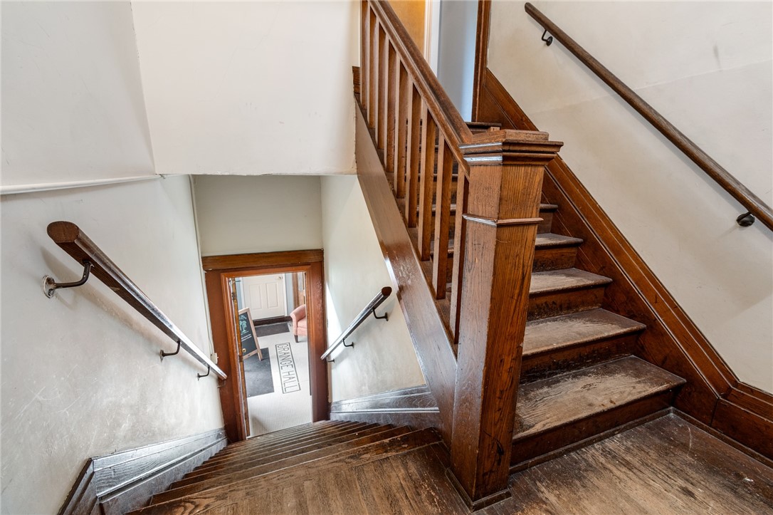 4075 Ridge Road Williamson, NY 14589 - Photo 5 of 37 Beautifully kept hardwoods and handrails