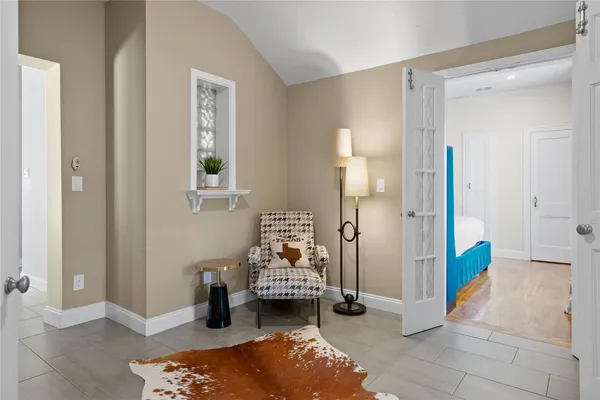 $5,000 | 2106 Kenwood Avenue, Austin, TX 78704