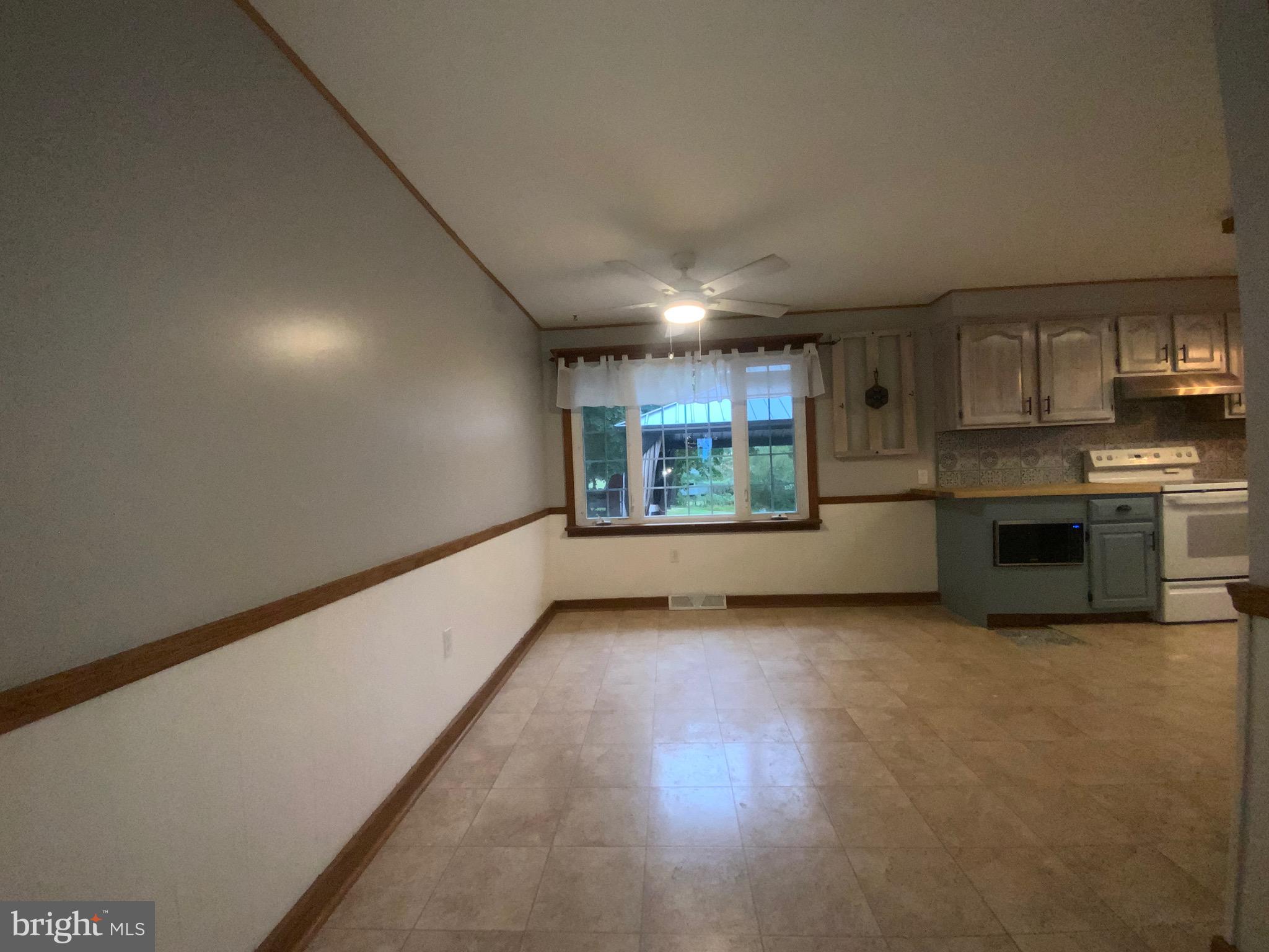 3 Maurice Road Mount Holly Springs, PA 17065 - Photo 28 of 55 Dining Kitchen Combo