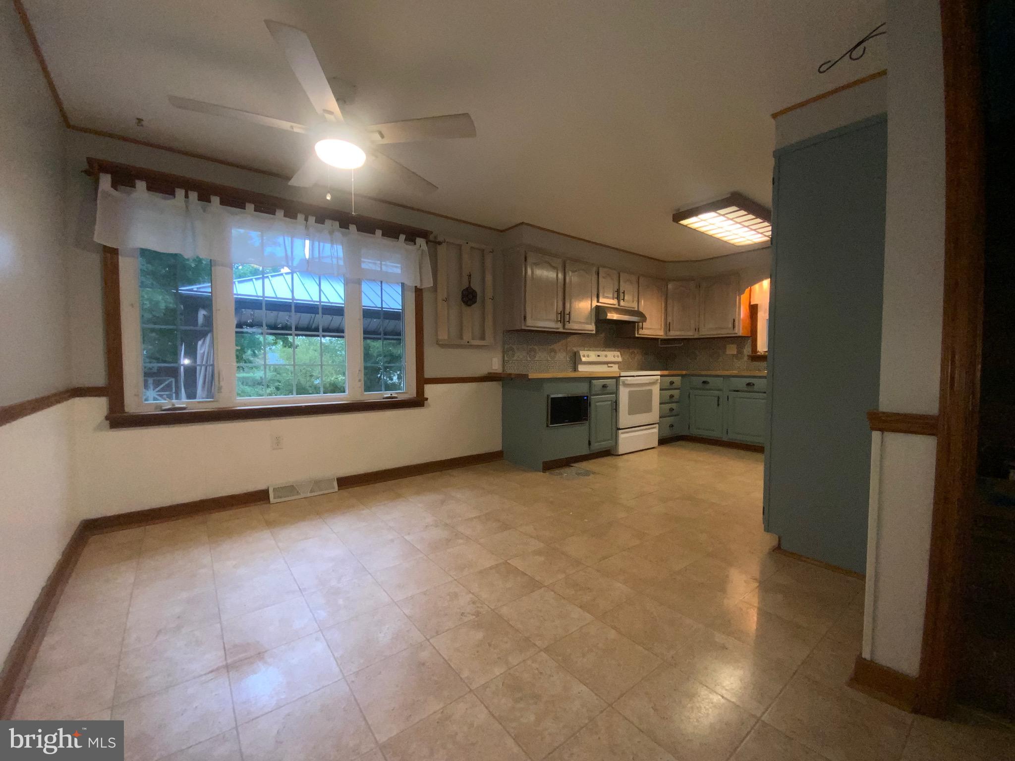 3 Maurice Road Mount Holly Springs, PA 17065 - Photo 29 of 55 Dining Kitchen Combo
