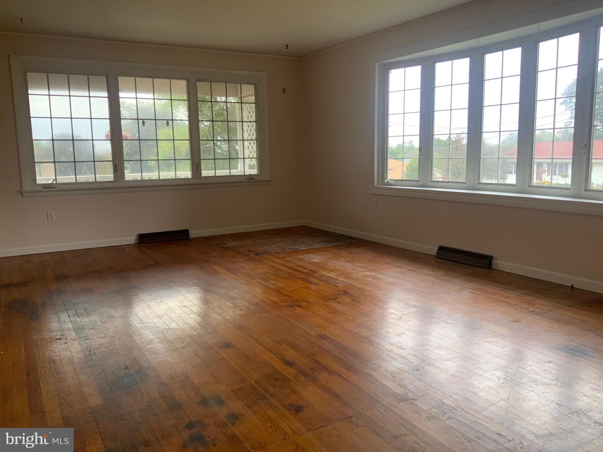 3 Maurice Road Mount Holly Springs, PA 17065 - Photo 30 of 55 Living Room