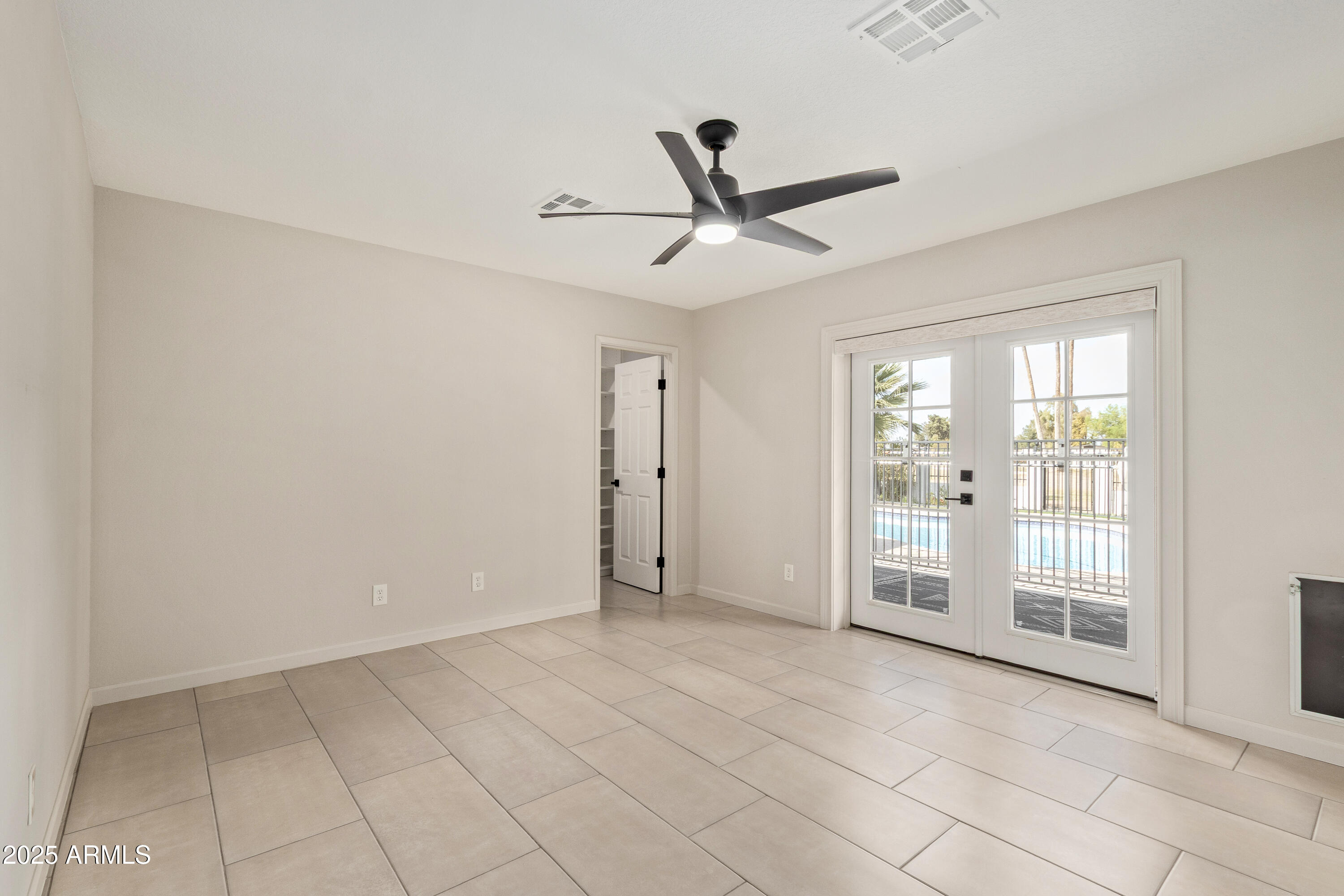 302 West Thunderbird Road Phoenix, AZ 85023 - Photo 17 of 44 a view of an empty room with a window
