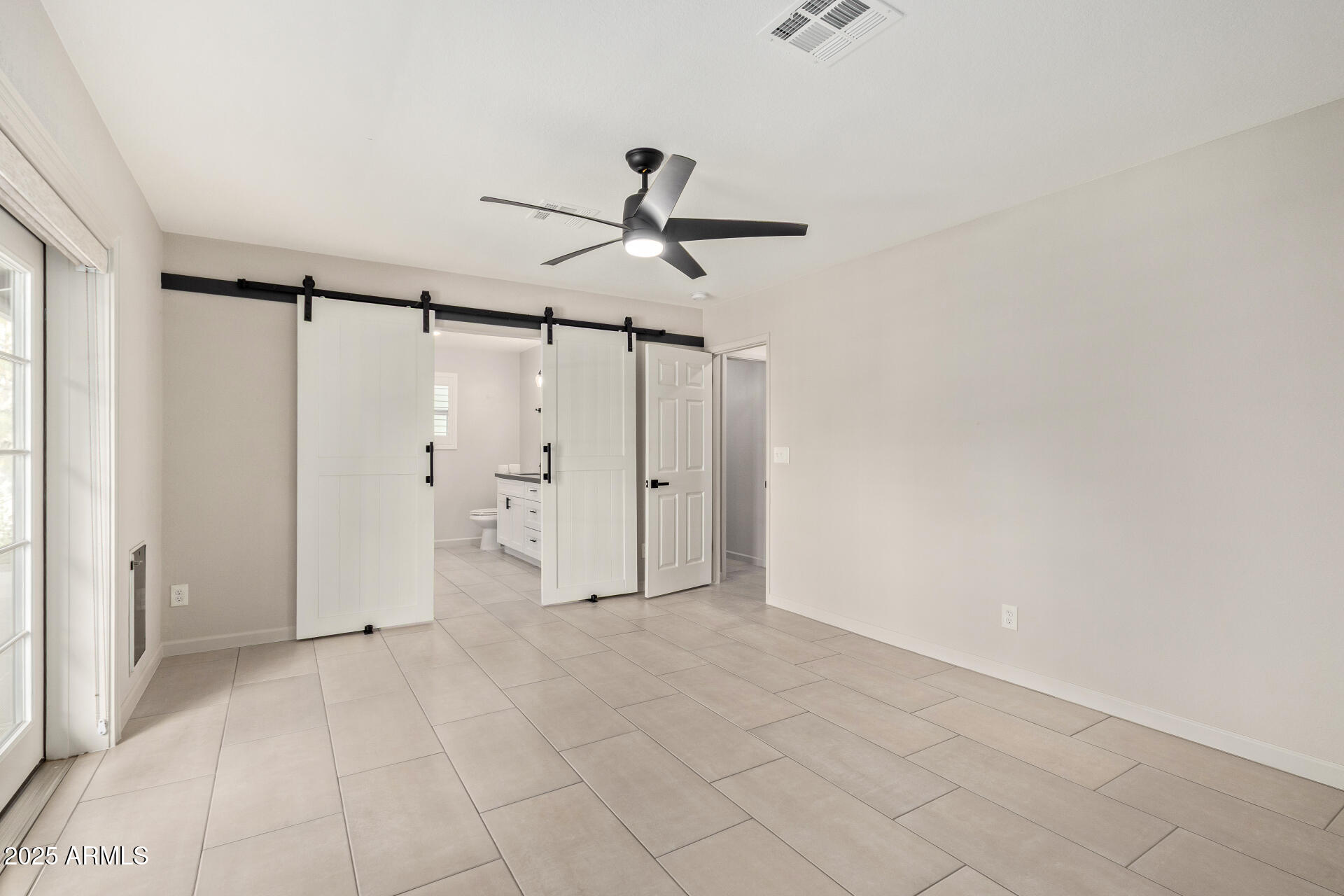 302 West Thunderbird Road Phoenix, AZ 85023 - Photo 19 of 44 a view of an empty room