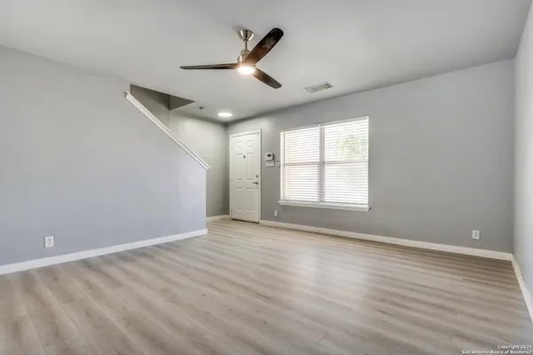 $1,699 | 22 McLennan Oak, San Antonio, TX 78240