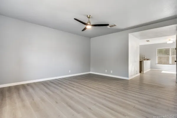 $1,699 | 22 McLennan Oak, San Antonio, TX 78240