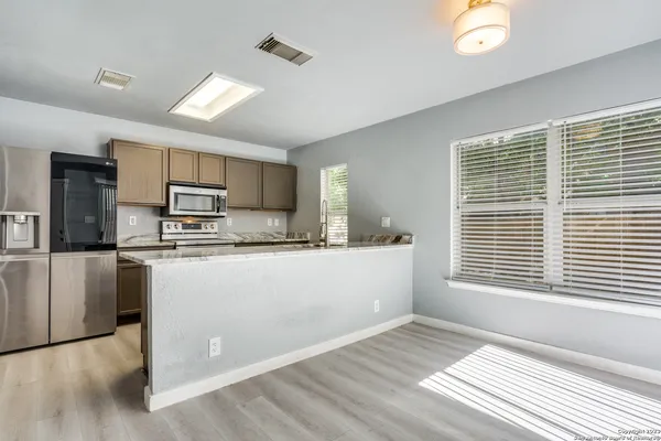 $1,699 | 22 McLennan Oak, San Antonio, TX 78240