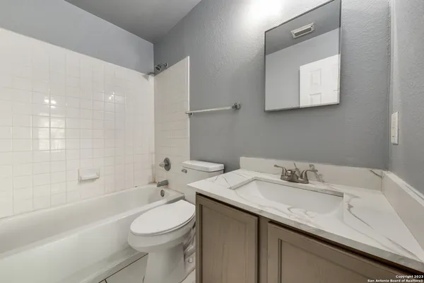 $1,699 | 22 McLennan Oak, San Antonio, TX 78240