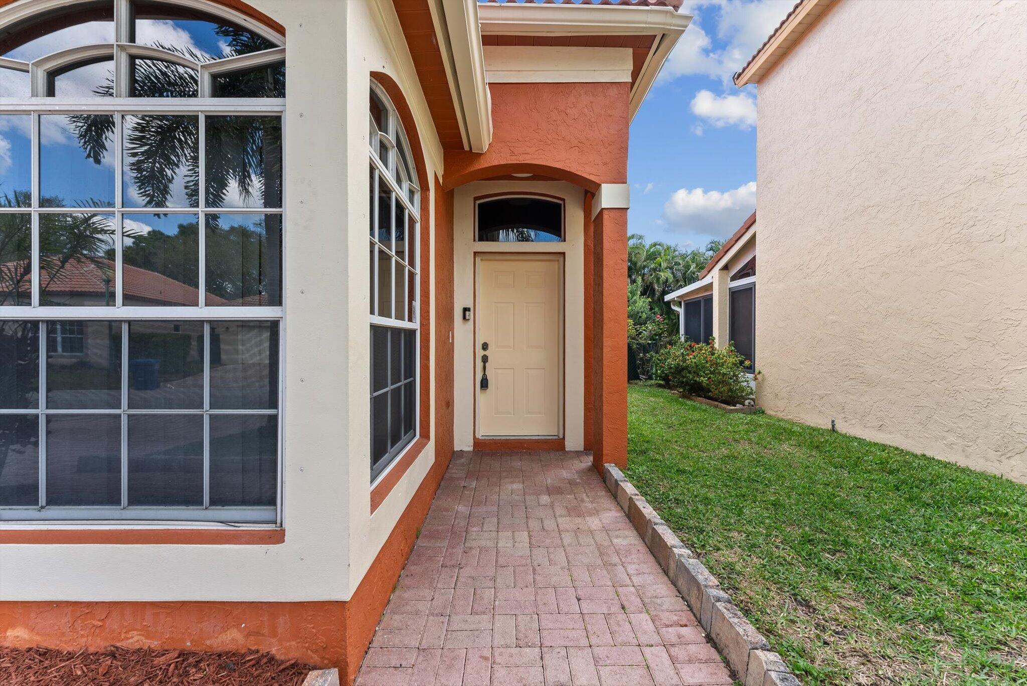 8064 Via Hacienda Riviera Beach, FL 33418 - Photo 3 of 43 06-1-16
