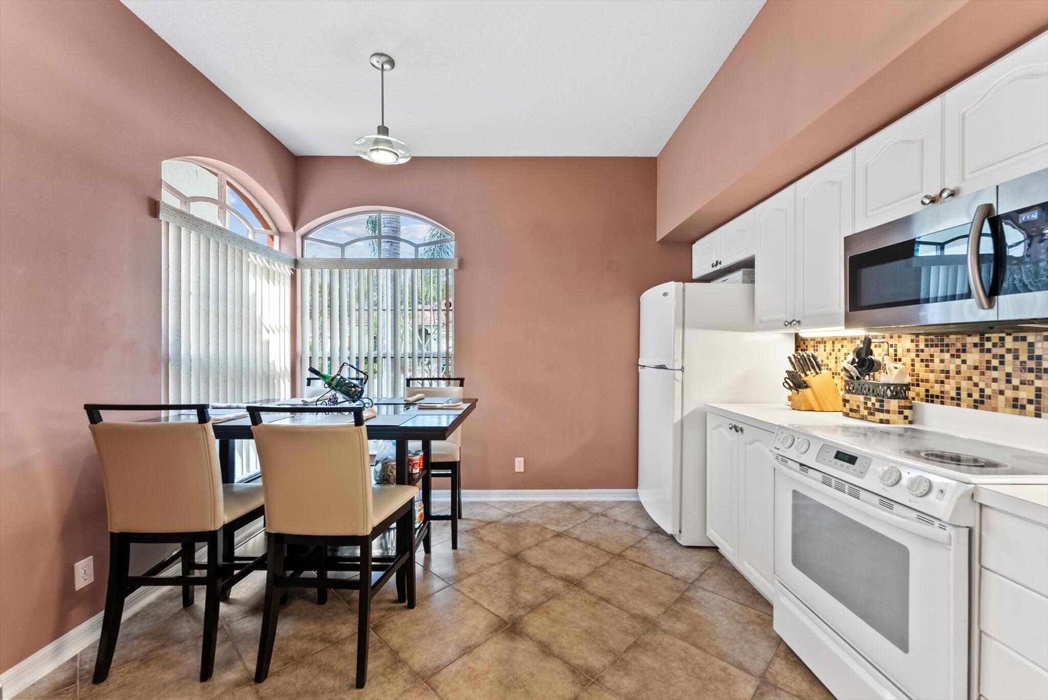 8064 Via Hacienda Riviera Beach, FL 33418 - Photo 10 of 43 13-1-19