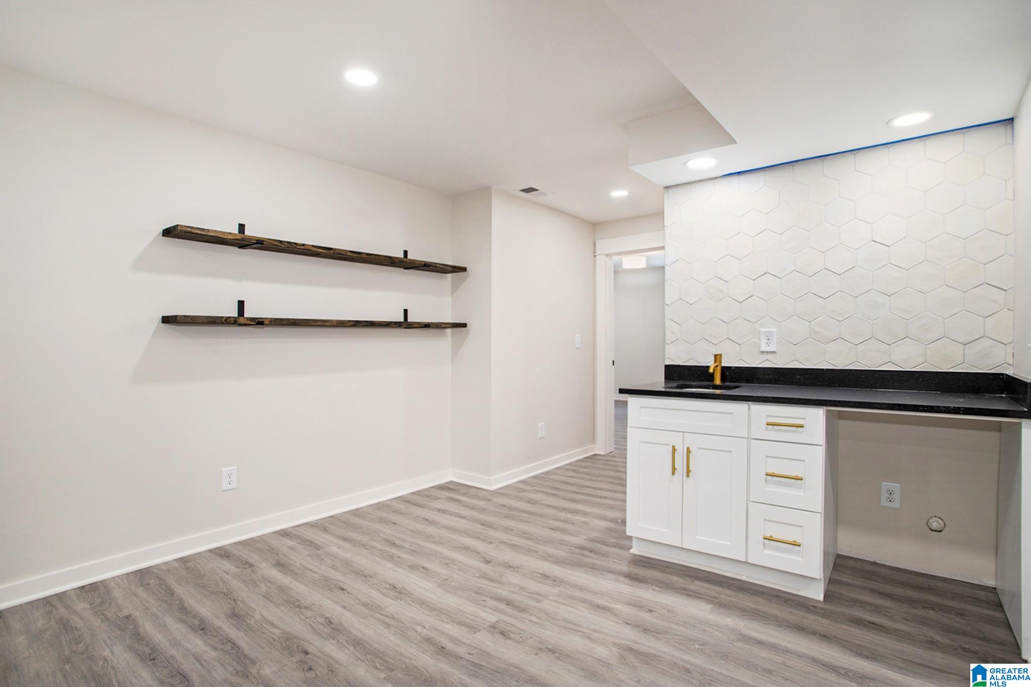 425 Crest Drive Birmingham, AL 35209 - Photo 22 of 33