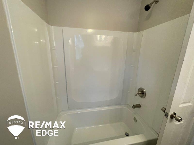 3225 Reo Road Lansing, MI 48911 - Photo 12 of 27 50058936-11.JPG