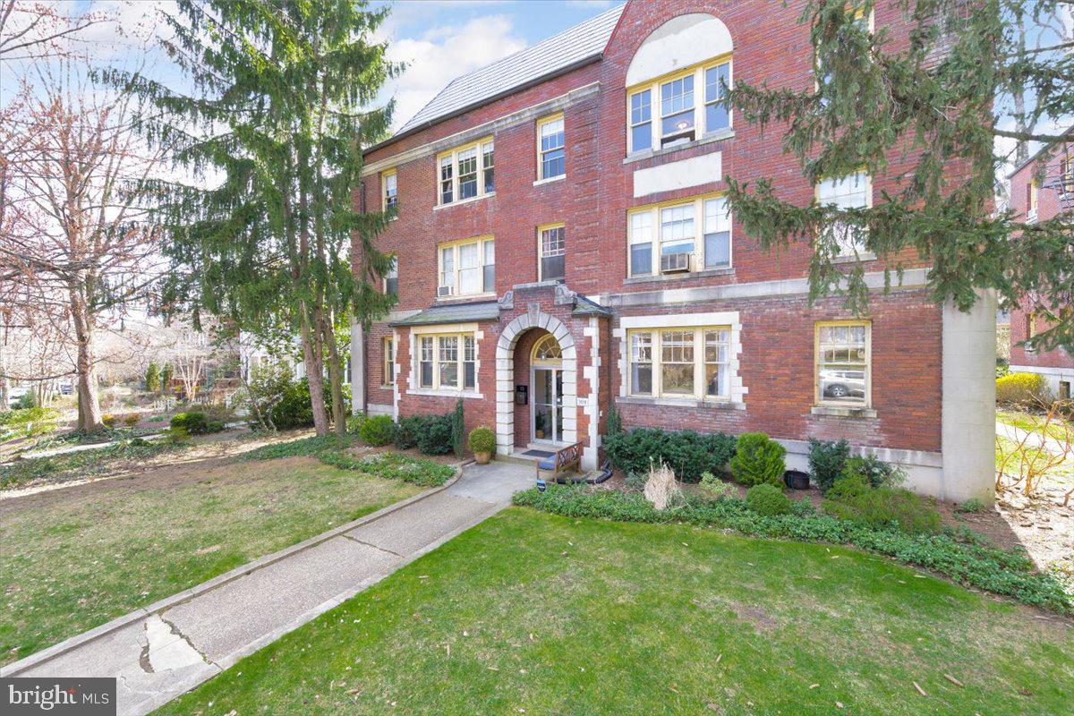 Welcome to 3018 Porter St NW coop