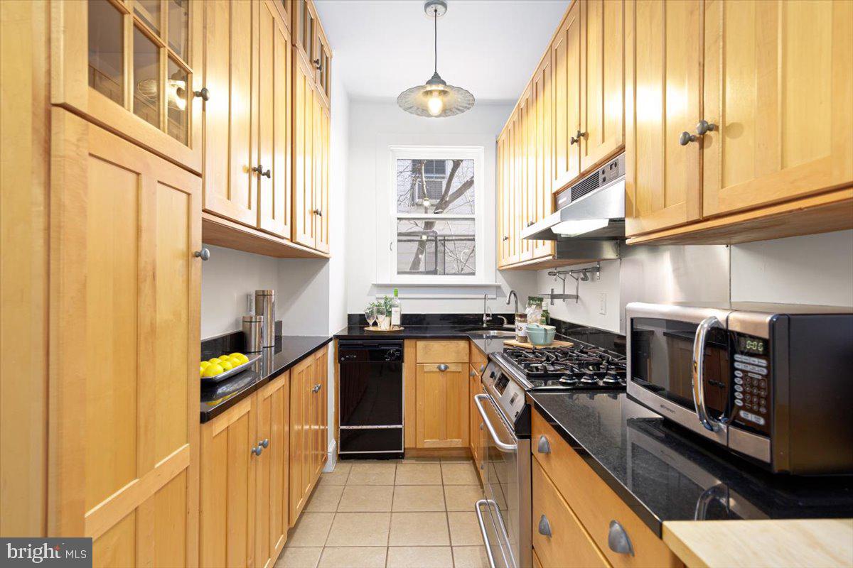 3018 Porter Street Northwest, Unit 204 Washington, DC 20008 - Photo 6 of 36