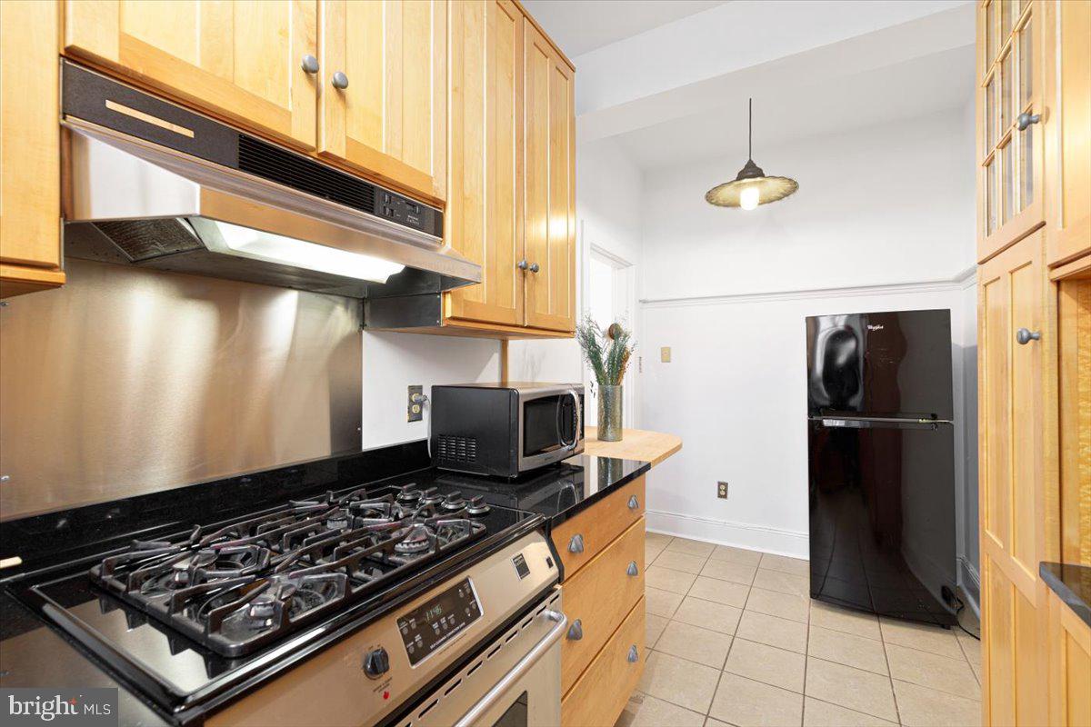 3018 Porter Street Northwest, Unit 204 Washington, DC 20008 - Photo 7 of 36