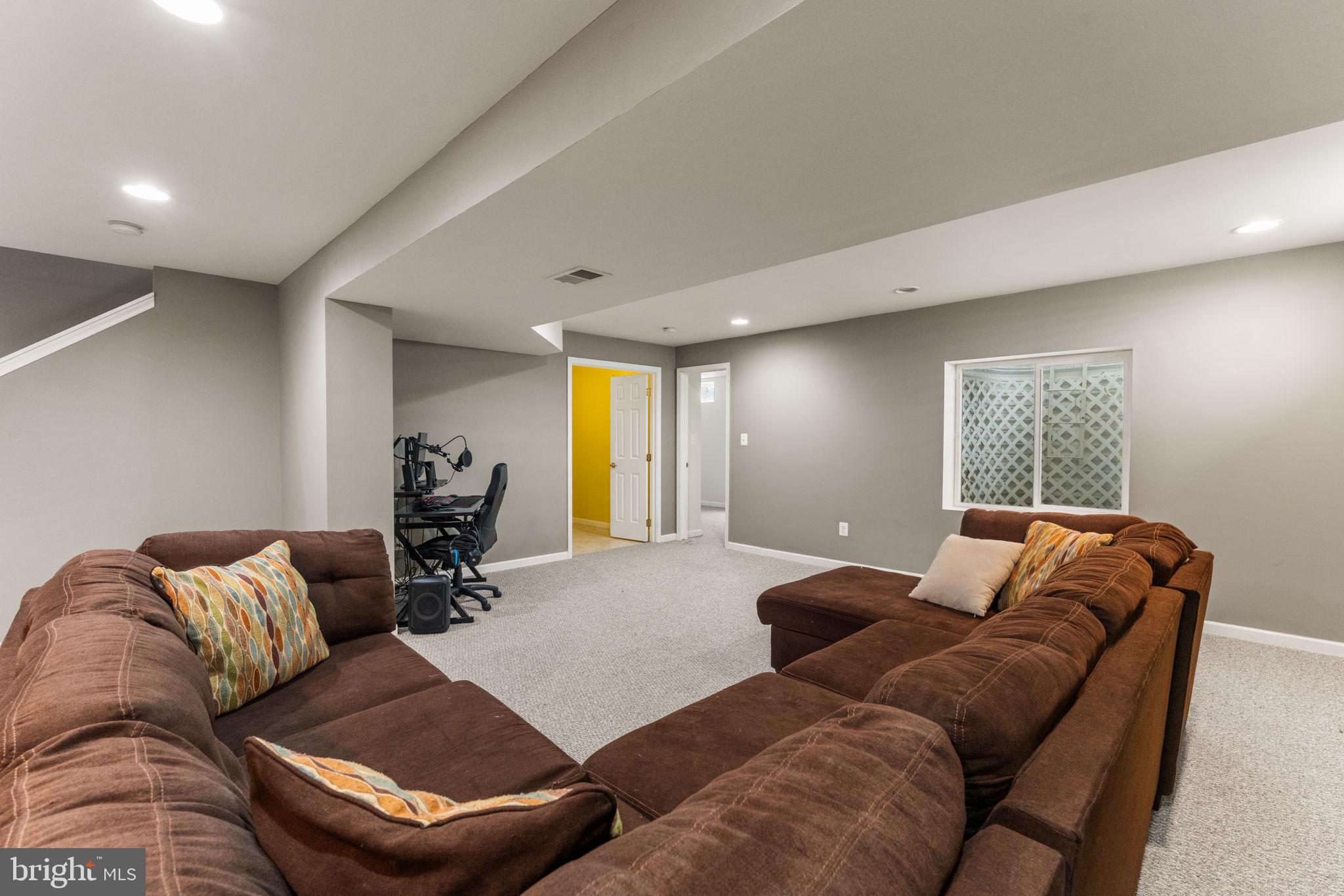 5219 Joshua Tree Circle Fredericksburg, VA 22407 - Photo 31 of 42 a living room with furniture and a window
