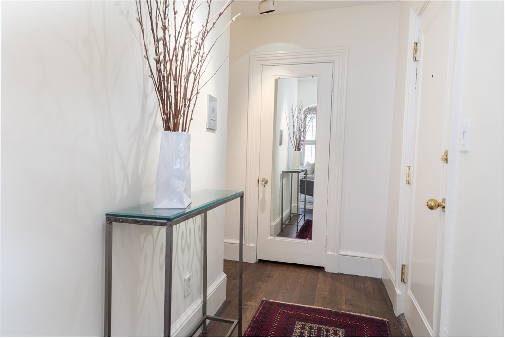 60 Commonwealth Avenue, Unit 4 Boston, MA 02116 - Photo 3 of 11