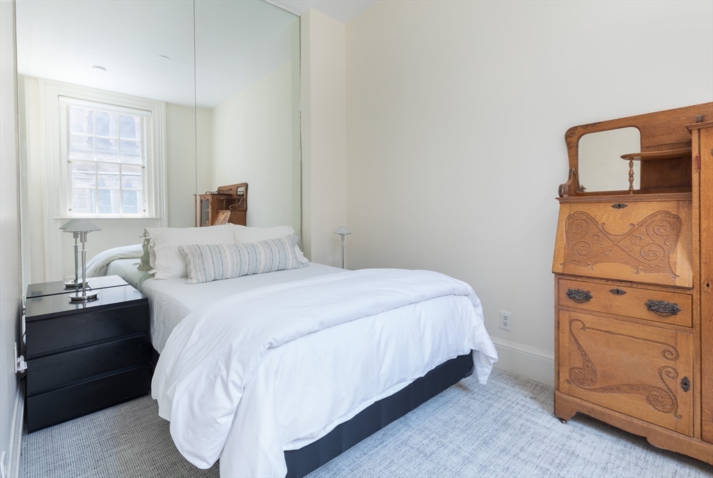 60 Commonwealth Avenue, Unit 4 Boston, MA 02116 - Photo 5 of 11