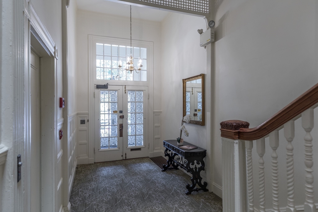 60 Commonwealth Avenue, Unit 4 Boston, MA 02116 - Photo 9 of 11