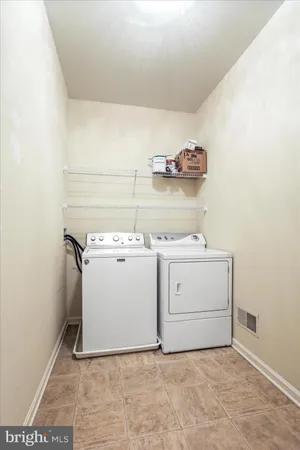 $409,900 | 624 Trafalgar Drive, Hagerstown, MD 21742
