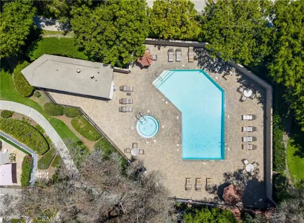 $825,000 | 900 Hyde Court, Costa Mesa, CA 92626